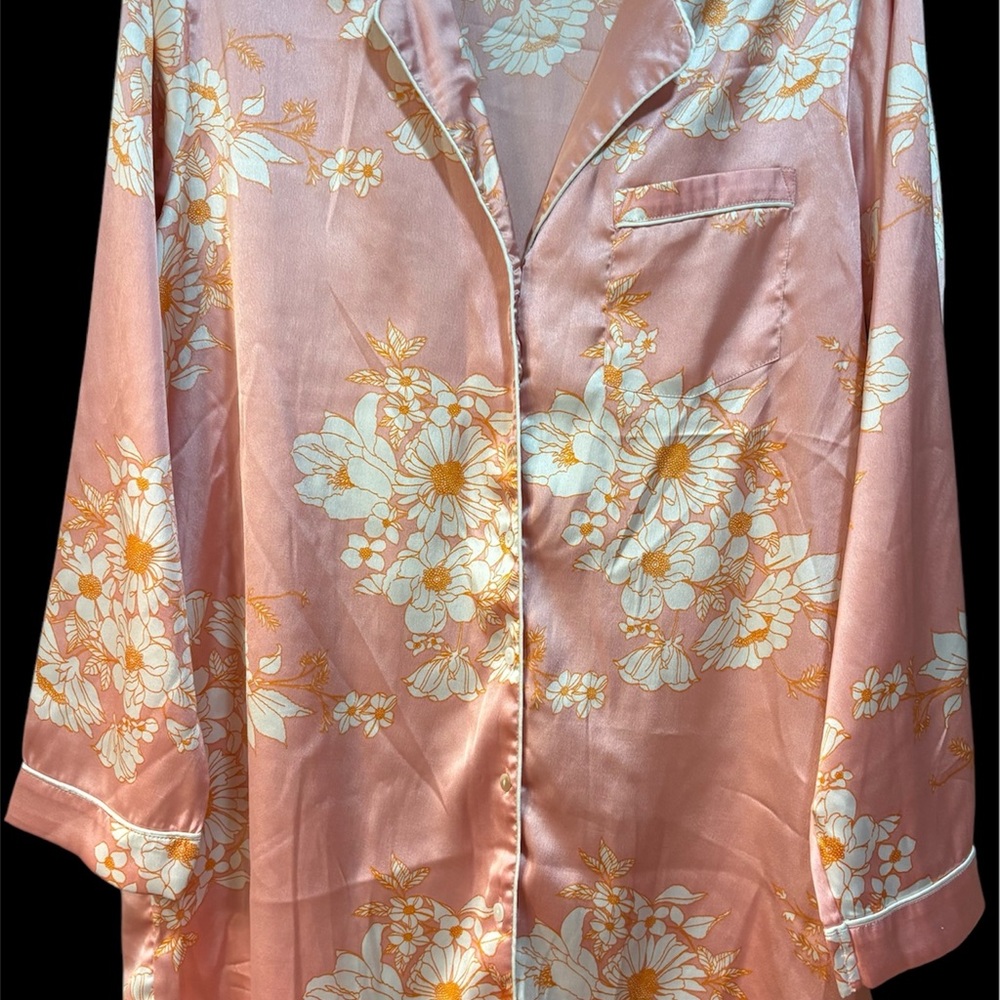 Cynthia Rowley Intimates Sz M Satiny Pink Floral Nightshirt.